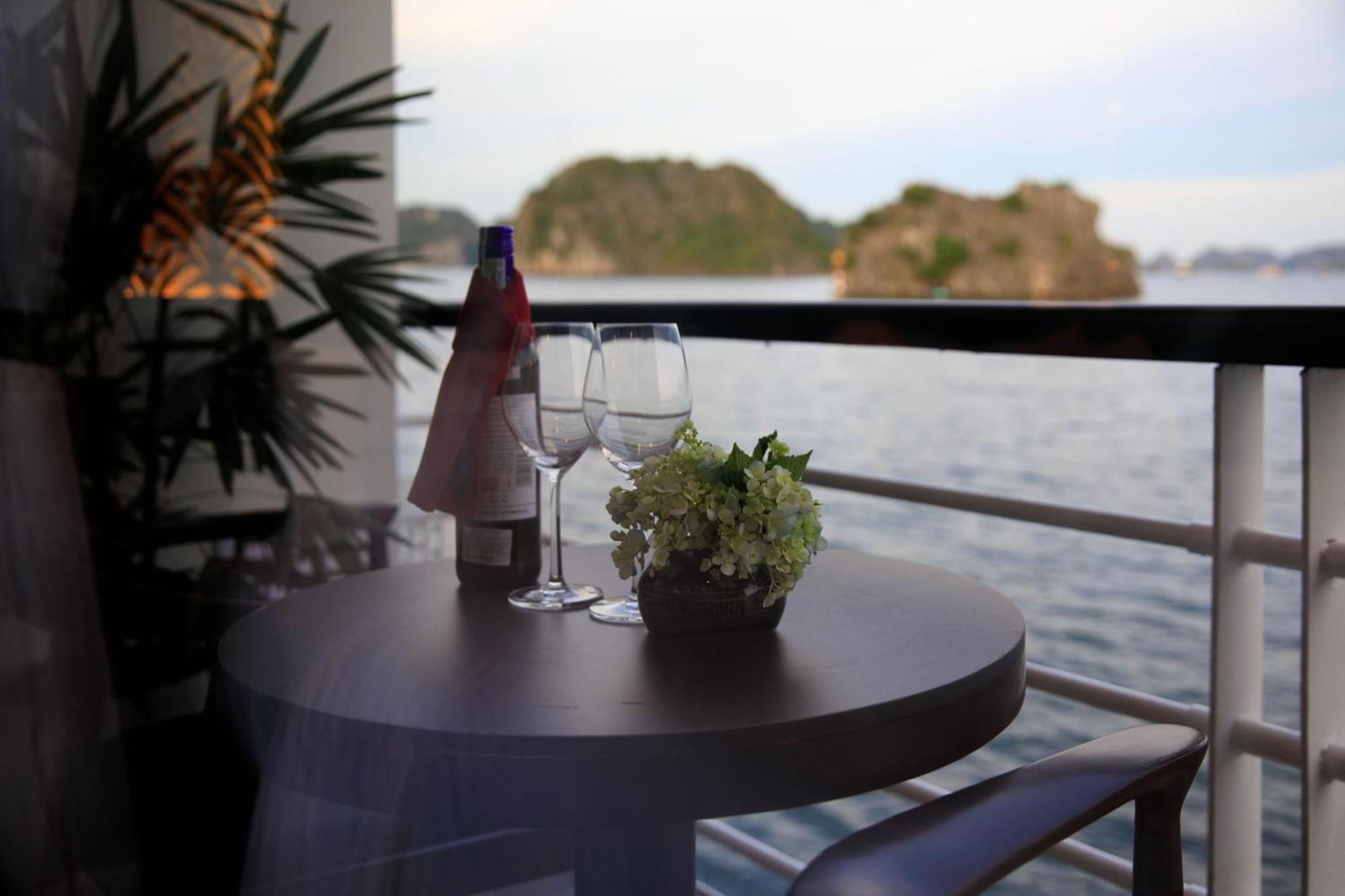 Hotel V'Spirit Cruise Ha Long Zewnętrze zdjęcie