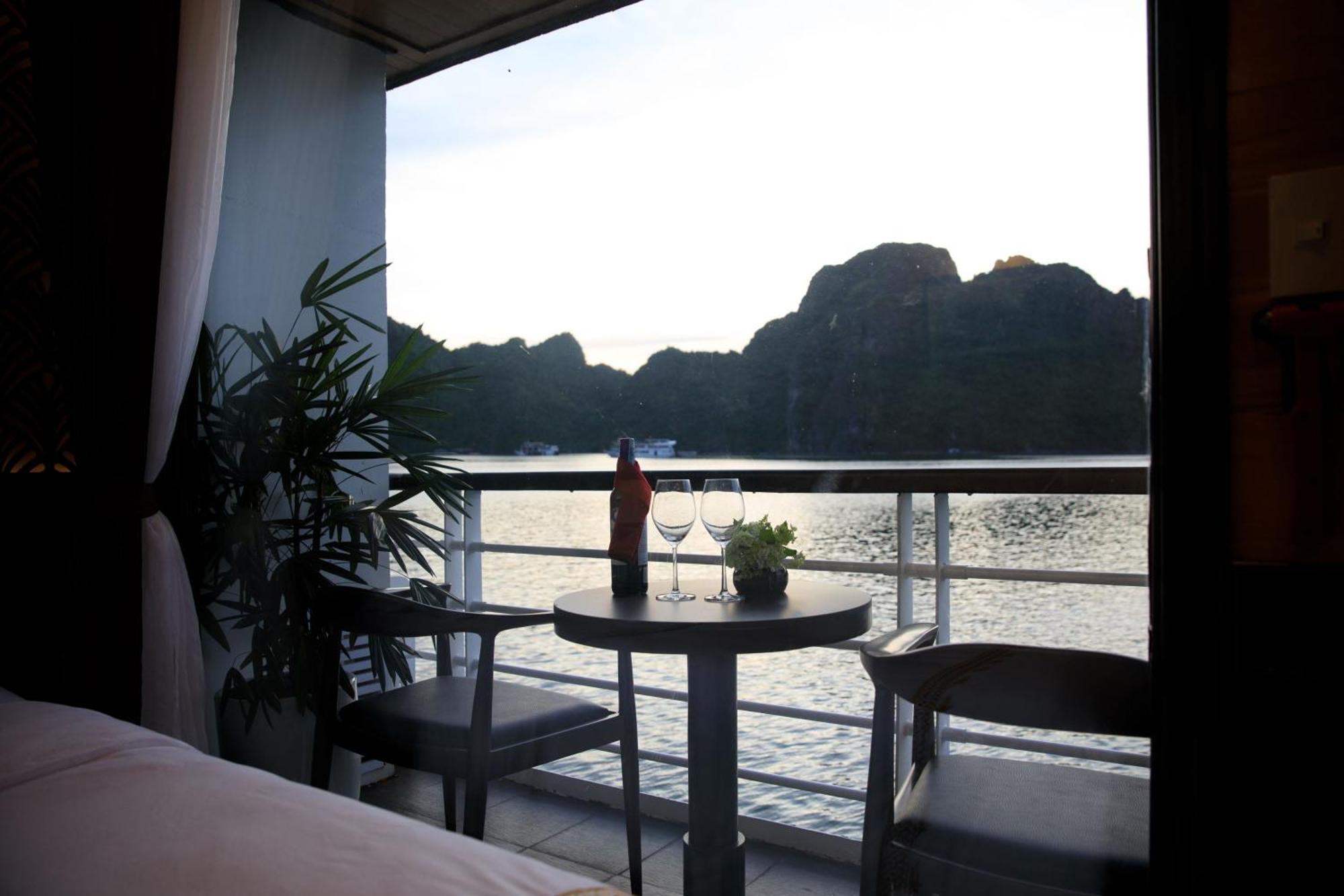 Hotel V'Spirit Cruise Ha Long Zewnętrze zdjęcie